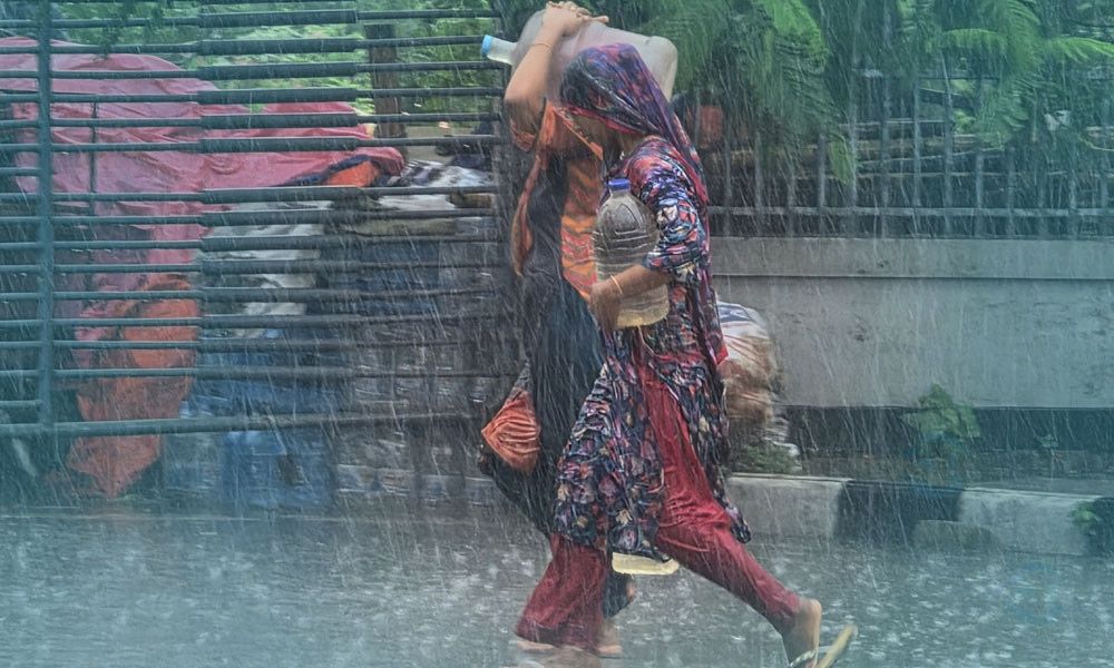 ১৭ বছরে ঢাকায় দ্বিতীয় সর্বোচ্চ বৃষ্টি, আরো পাঁচ দিন ভারি বর্ষণের শঙ্কা