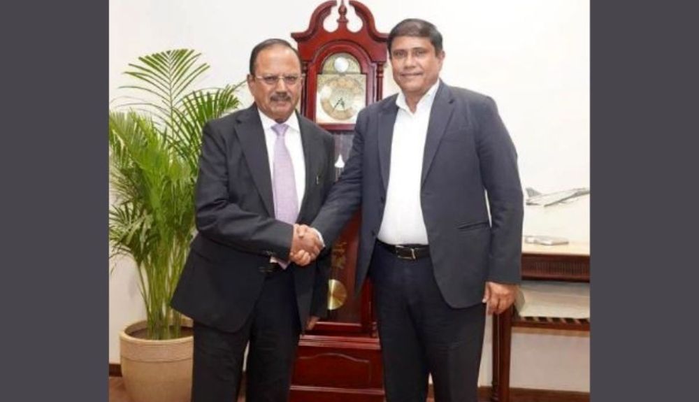 প্রতিরক্ষা উপদেষ্টার সঙ্গে বৈঠক করলেন অজিত দোভাল
