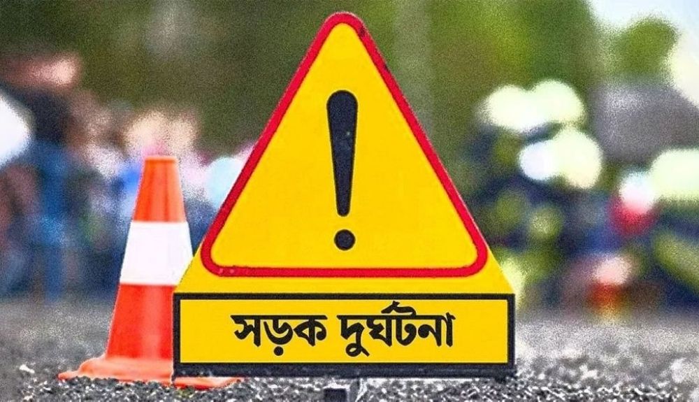 পাবনায় বাস-অ্যাস্বুলেন্স সংঘর্ষ, নিহত ৫