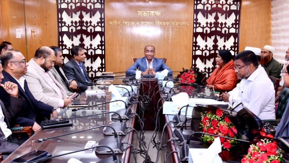 সরকারি চাকরি জনগণের সেবা করার গুরুত্বপূর্ণ সুযোগ: আইনমন্ত্রী