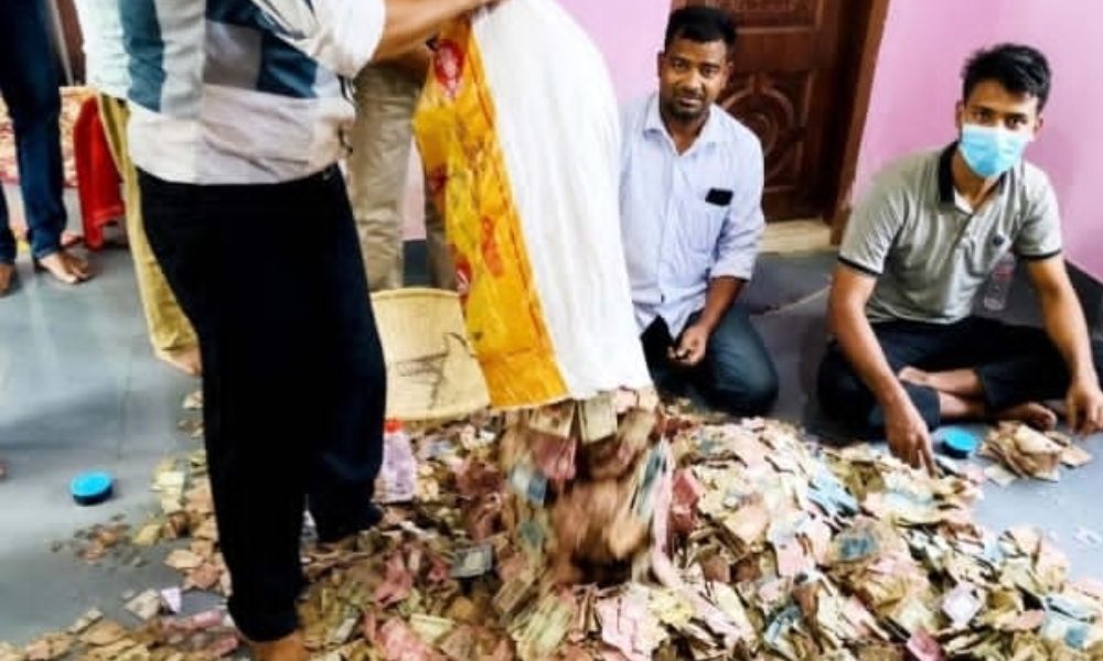 আখাউড়ার খড়মপুর মাজারের দানবাক্সে মিলল ১ কোটির বেশি টাকা