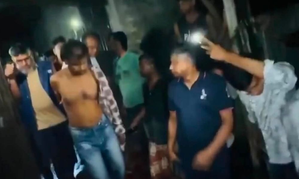 নরসিংদীতে মাদক সেবনকালে পুলিশ সদস্যসহ আটক ৪
