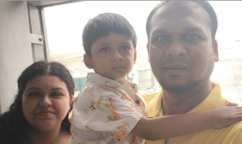 কলকাতার হোটেলে অগ্নিকাণ্ড, কুষ্টিয়ার সাংবাদিক দেবাশীষসহ পরিবারের চারজন নিহত