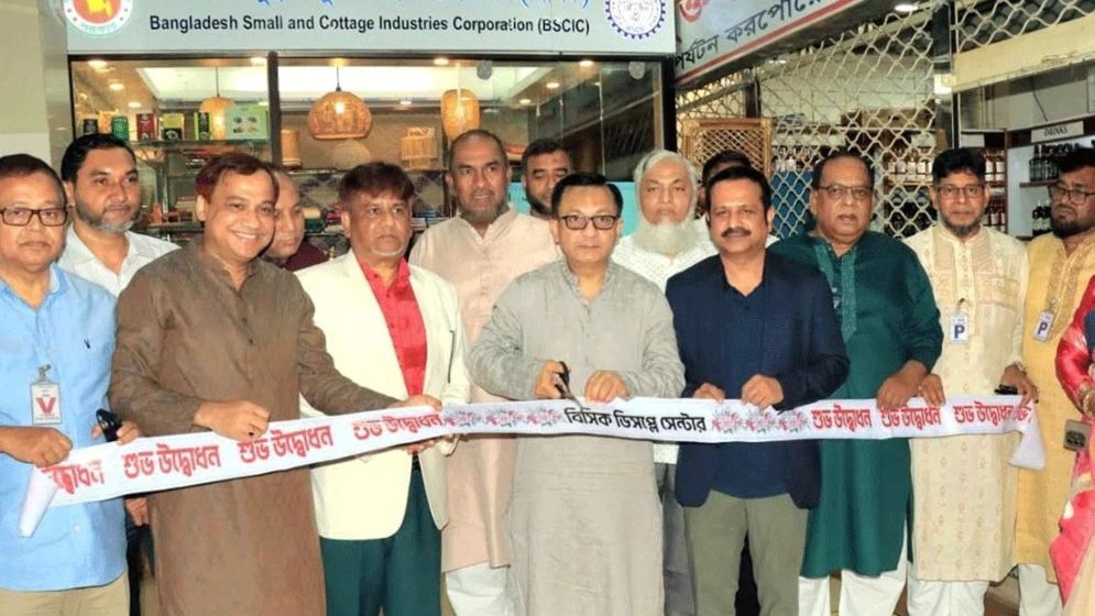 সৌরবিদ্যুৎ উৎপাদনের লক্ষ্যমাত্রা পূরণ হলে শিল্পের লোডশেডিং সংকট কাটবে: বাণিজ্যমন্ত্রী