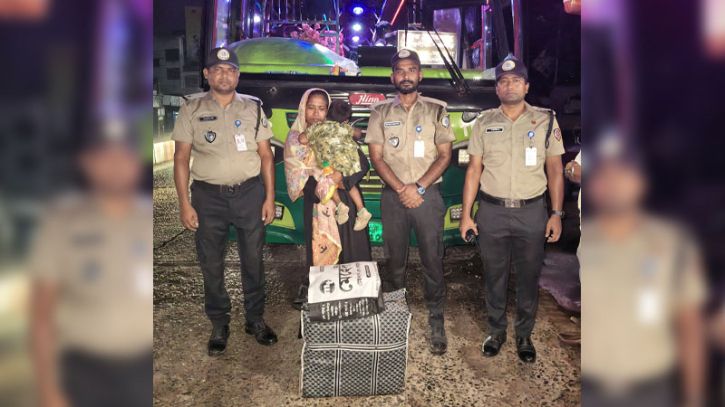 নীলফামারীর সৈয়দপুর উপজলায় ২৪ কেজি গাঁজাসহ এক নারী গ্রেপ্তার