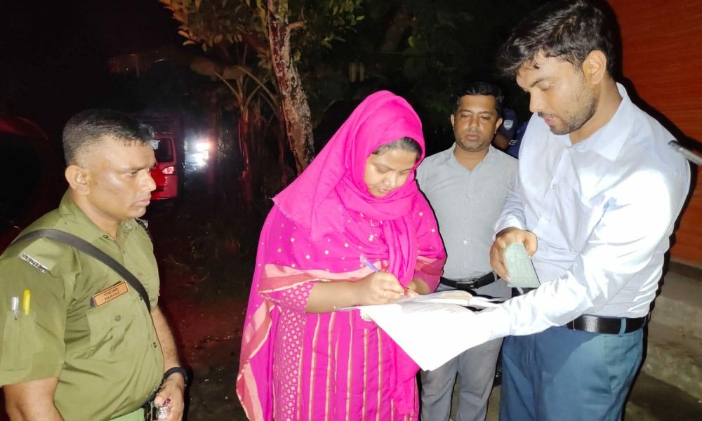 কুমারখালীতে সারের কৃত্রিম সংকটের অভিযোগে ডিলারকে ৫০ হাজার টাকা জরিমানা