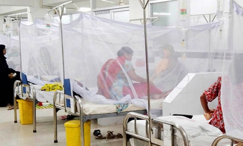 ডেঙ্গুতে ২৪ ঘন্টায় ২ মৃত্যু, হাসপাতালে ১০৫৬