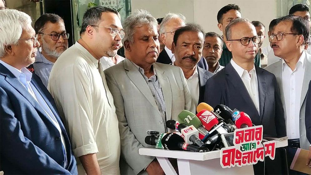 শিল্পকারখানায় আগামীকাল থেকে বিদ্যুৎ-গ্যাস সরবরাহ বাড়ানোর আশ্বাস প্রধানমন্ত্রীর