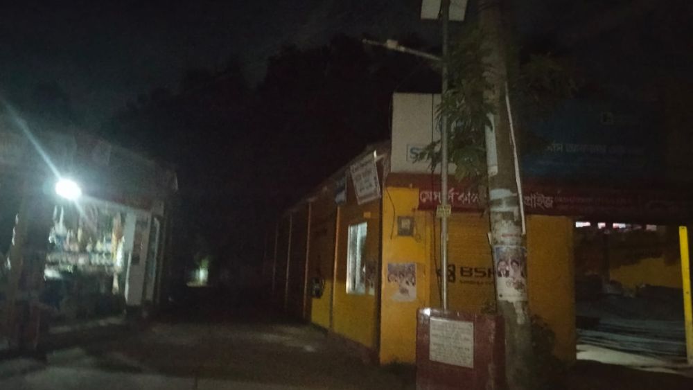 ৩ হাজার বাতির পৌরসভায় দেড় হাজারই নষ্ট, অন্ধকারে নরসিংদীর ঘোড়াশাল